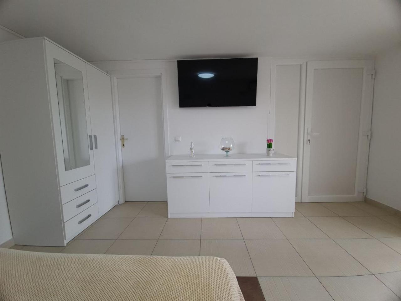 Apartment Eden Kornic